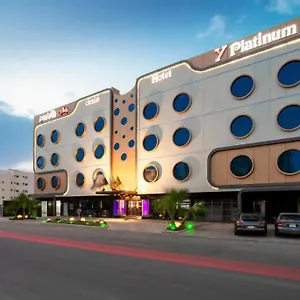 2* فندق Y Platinum